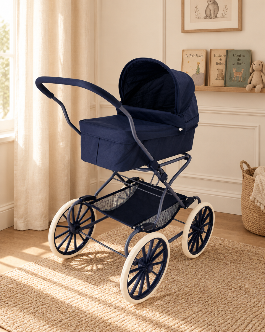 Landau Vintage Marine 95 dans une chambre d'enfant
