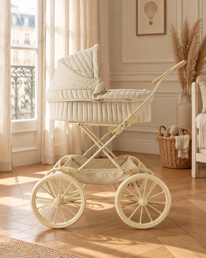 Landau Vintage Crème 95 dans une chambre d'enfant haussmannienne